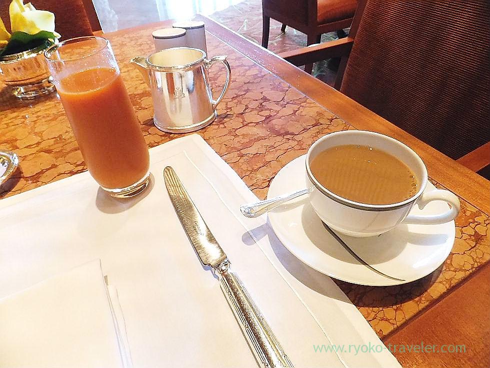 Carrot juice and coffee, Peninsula Tokyo (Yurakucho)