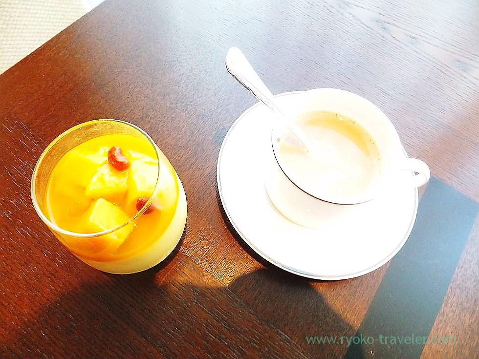 Mango pudding and coffee, Peninsula Tokyo (Yurakucho)