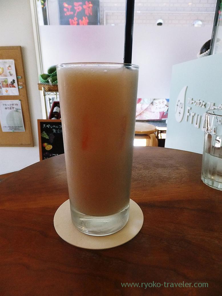 Peach juice, Fruits cafe FRUTAS (Monzen-nakacho)