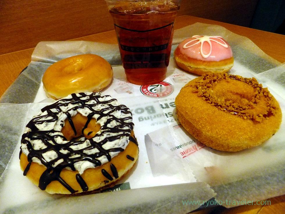 Doughnuts and cold tea , Krispy cream doughnut (Funabashi Keibajo)
