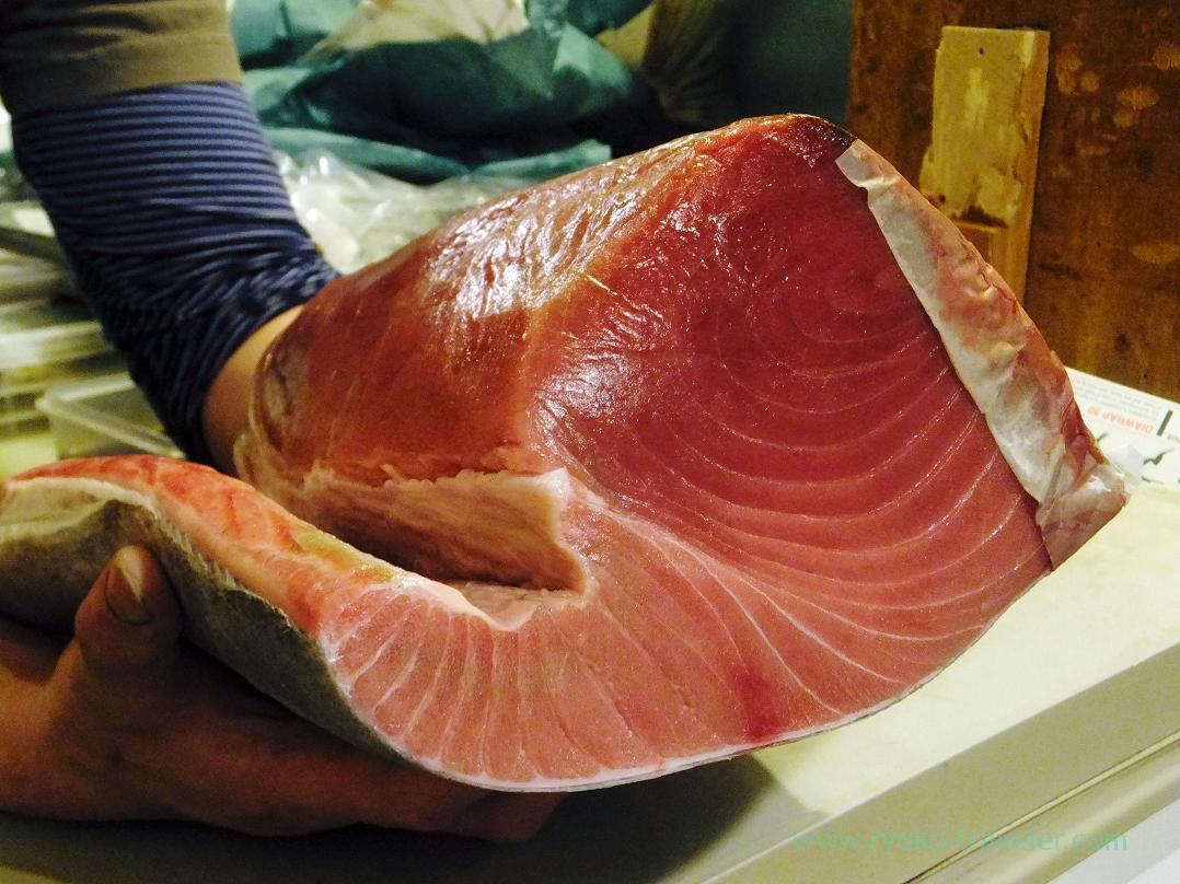 Lump of yellowfin tuna, Kashigashira (Tsukiji)