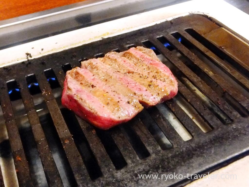 Grilling beef tongue, Yamadaya (Mikawashima)