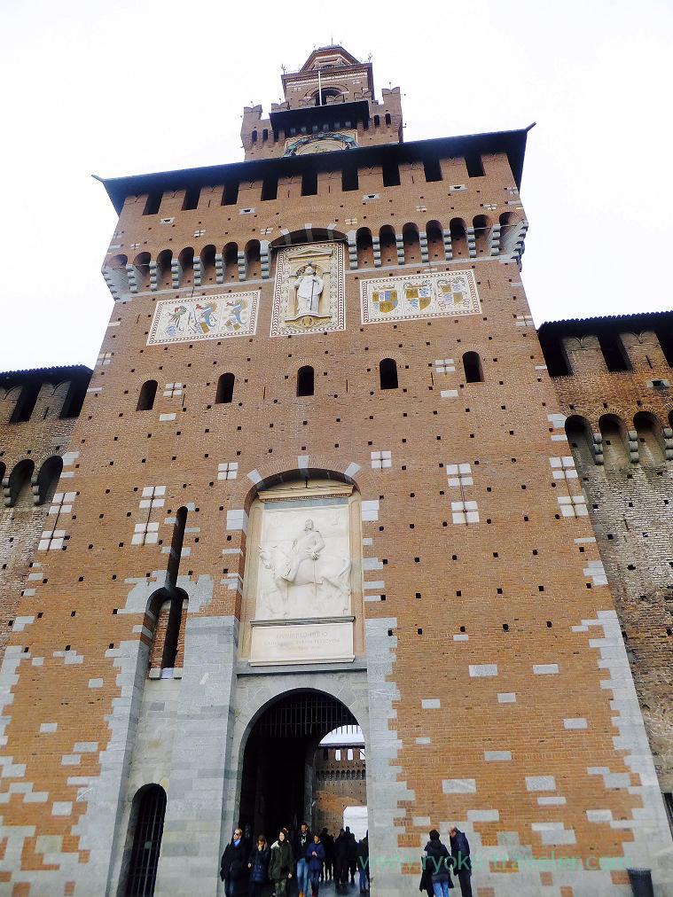Entrance from its bottom, Castello Sforzesco, Milano (Trip to italy 2015)