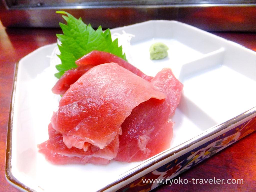 Leftover meat of tuna, Edogawa (Tsukiji Market)