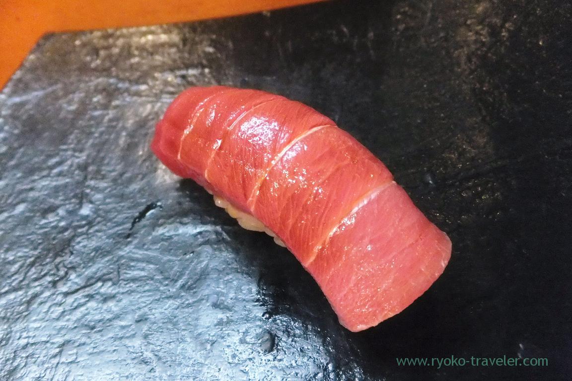 Chu-toro of Pacific bluefin of tuna, Miyakozushi (Bakuro-Yokoyama)