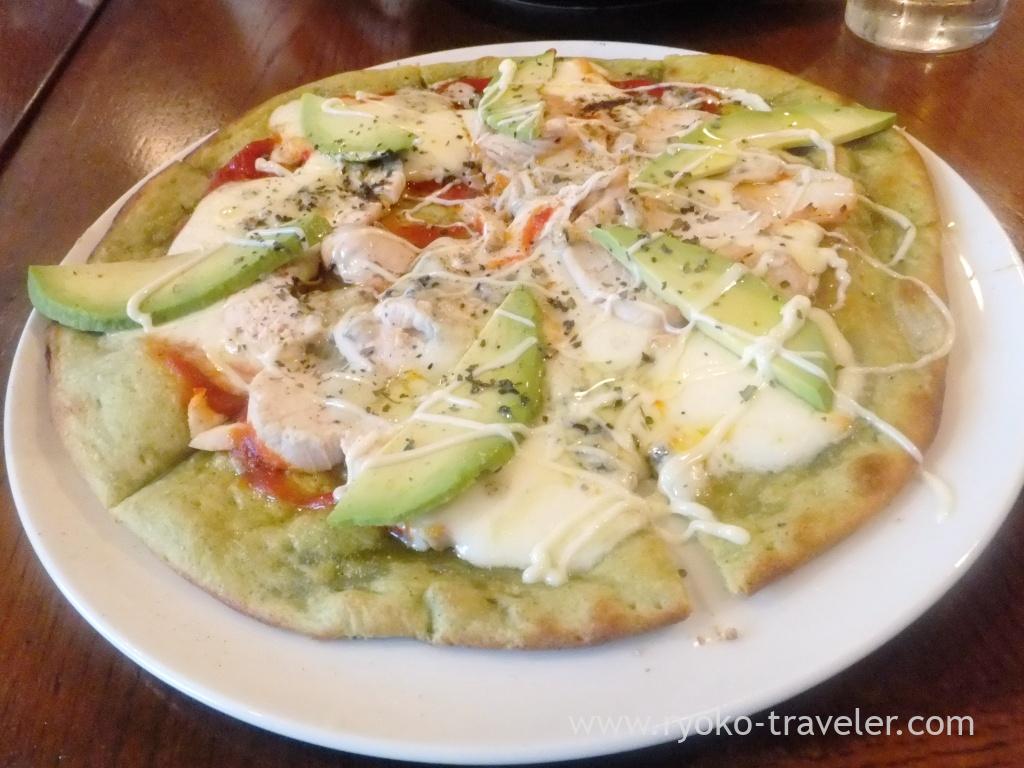 Steamed chicken, blue cheese and avocado pizza, TODDY'S (Funabashi)