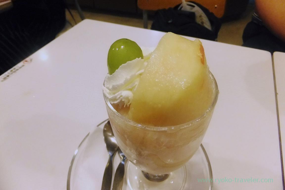 Top of Peach parfait, Fukunaga Fruits Parlor (Yotsuya Sanchome)