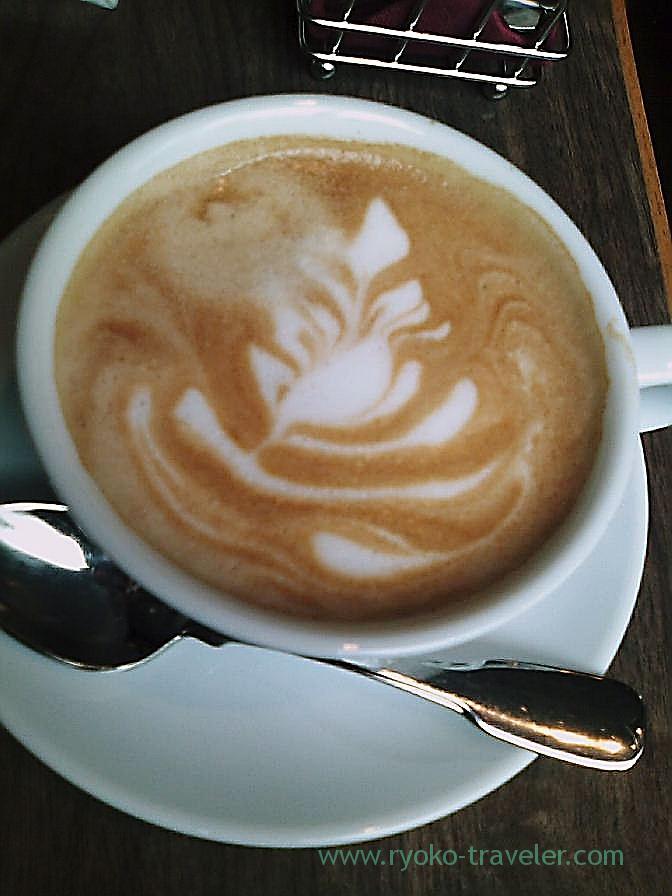 Cafe latte, Sharlotte Chocolate factory (Kinsicho)