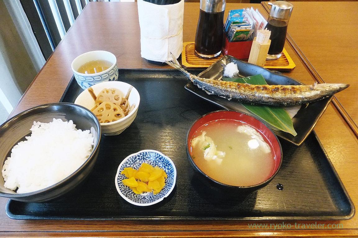 Grilled whole saury with salt set, Ikenoya (Kachidoki)