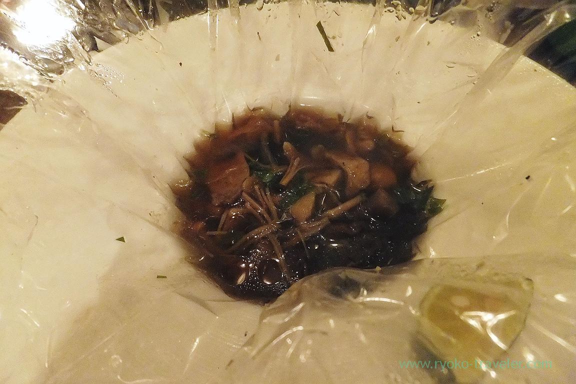 Some kinds of mushrooms brodo with sudachi, il tram (Kiyosumi Shirakawa)