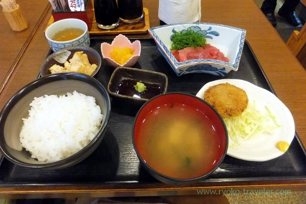 Leftover fresh on the spine of tuna set, Ikenoya (Kachidoki)