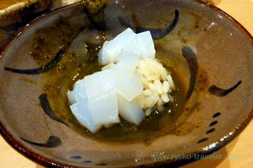 adding-squid-and-shari-into-the-abalone-liver-sauce-sushi-hashimoto-shintomicho