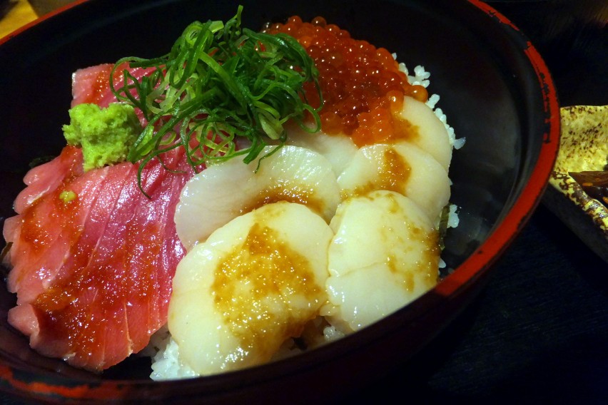 最後は、いくらと中トロとほたて。そのうち夜にいってみたいですね(o^∀^o) sperior-three-sashimi-bowl-closer-maguro-ichi-funabashi