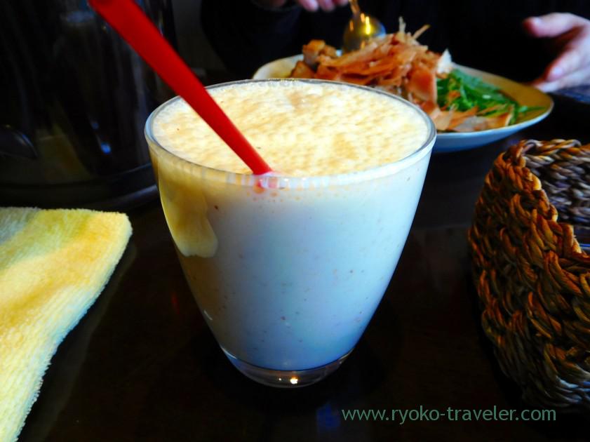 Honey almond fresh cream banana milk, Iba curry in Yoshida curry (Ogikubo)