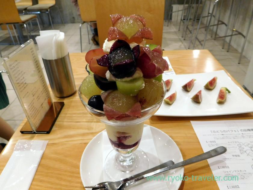 14 grapes and muscats parfait, Fruits Parlor GOTO (Asakusa)