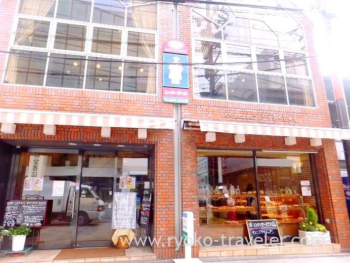 奈良駅についてまずはここで朝ごはん(`・ω・´)